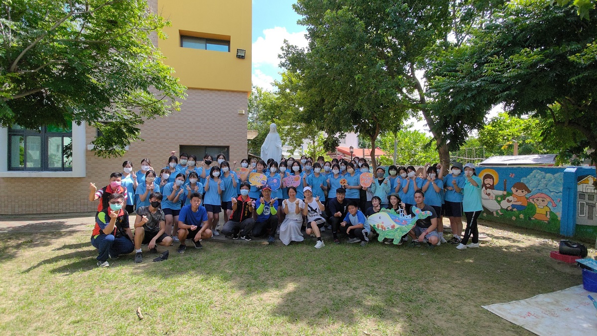 攜手繪愛心牆-崇仁醫專與橘子貓藝術美學共畫夢想的顏色(標題圖檔)