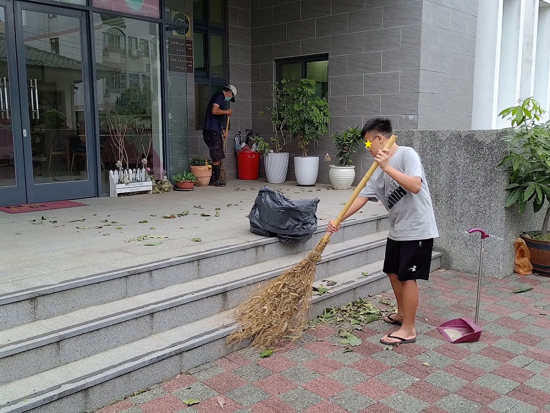 颱風天的掃除行動(標題圖檔)