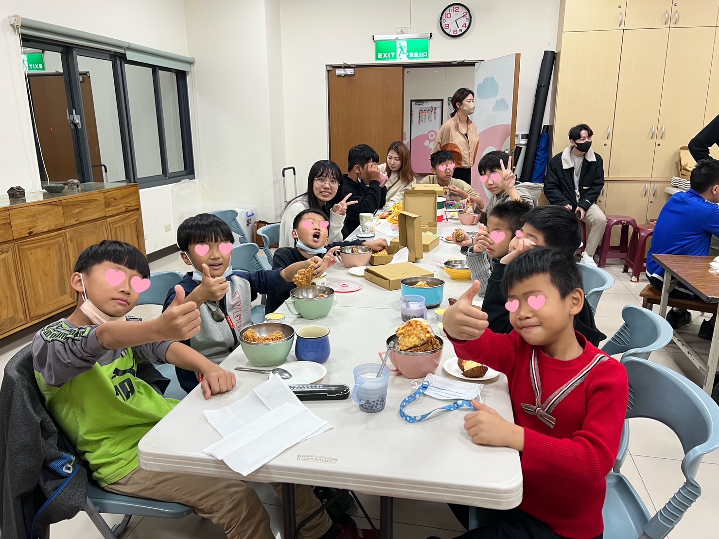 手拉手行善去與院生同歡：聖誕佳節送愛安仁(標題圖檔)