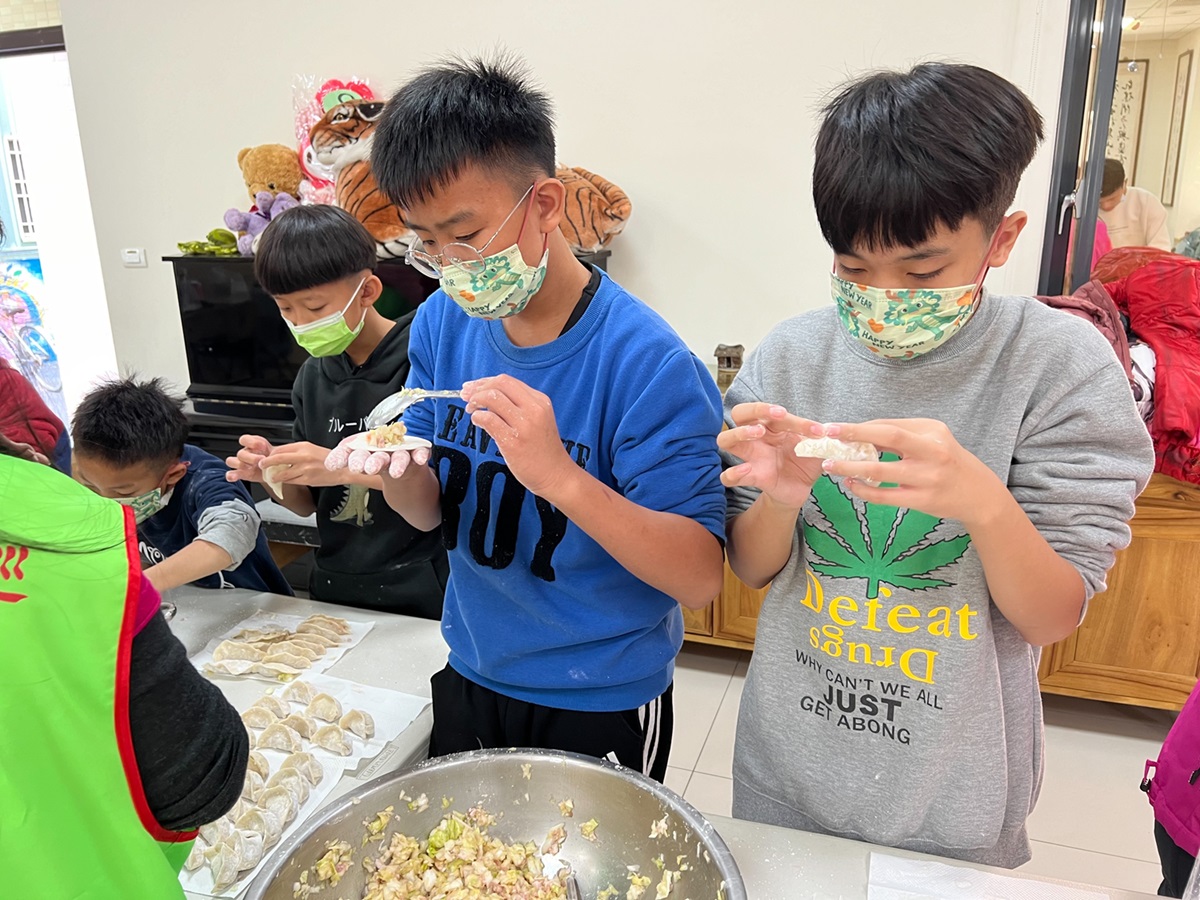 中華邢濟會與院生同歡:包餃子樂(標題圖檔)