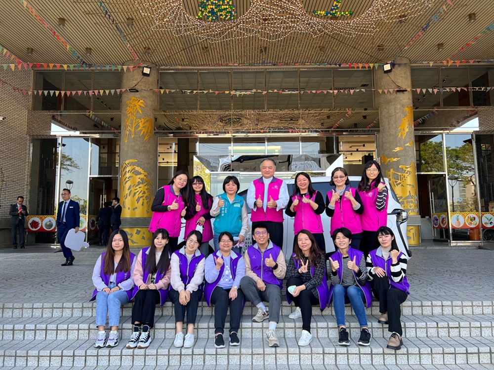 嘉義北區扶輪社捐贈安仁家園寶貝交通車(標題圖檔)