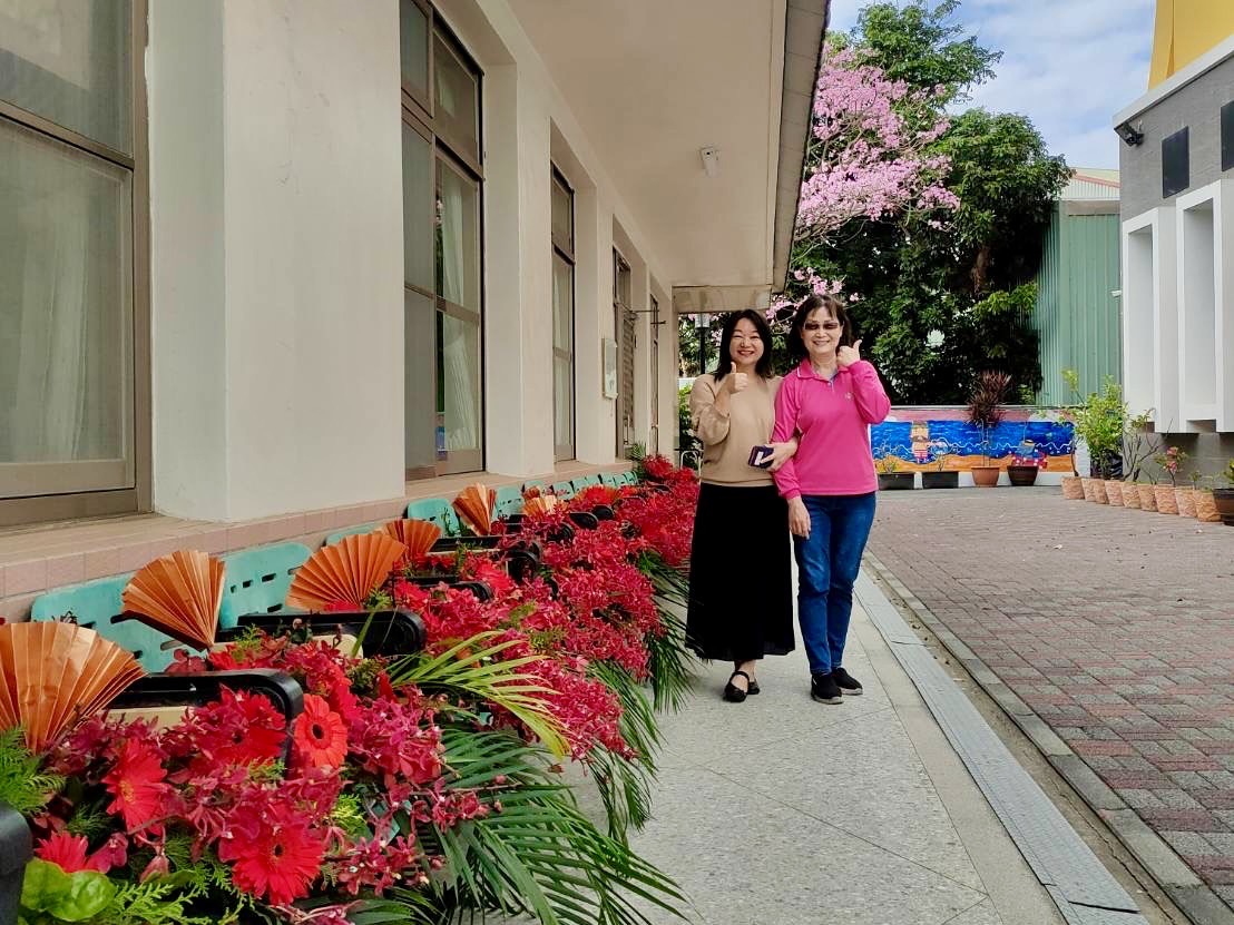 邱惠民老師送愛安仁(標題圖檔)