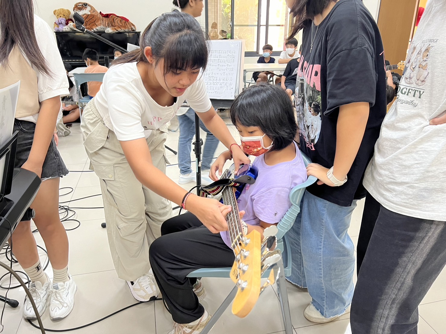 彰化家扶中心員林服務處與院生同歡 ：青少年樂團交流趣(標題圖檔)