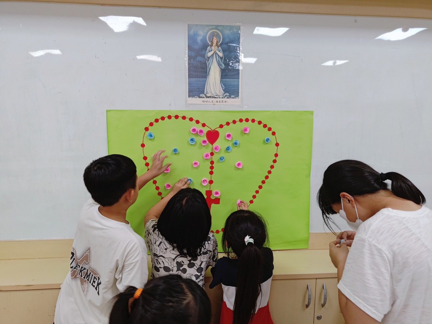 玫瑰聖母月(標題圖檔)