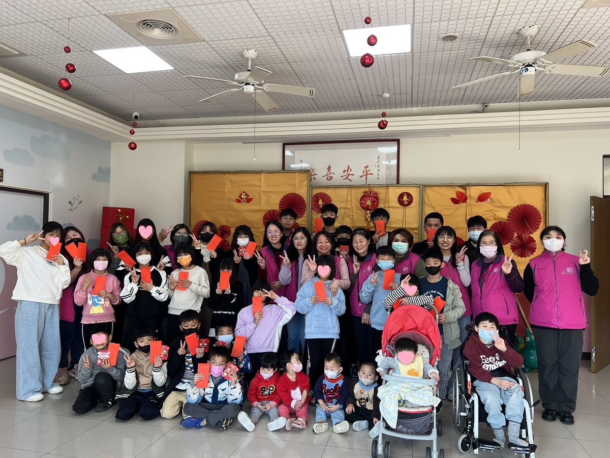 壓歲錢來囉！院長媽咪發紅包(標題圖檔)